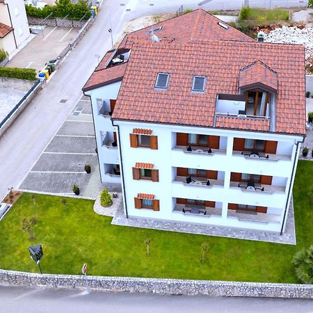 Apartments Kvarner Malinska Bagian luar foto