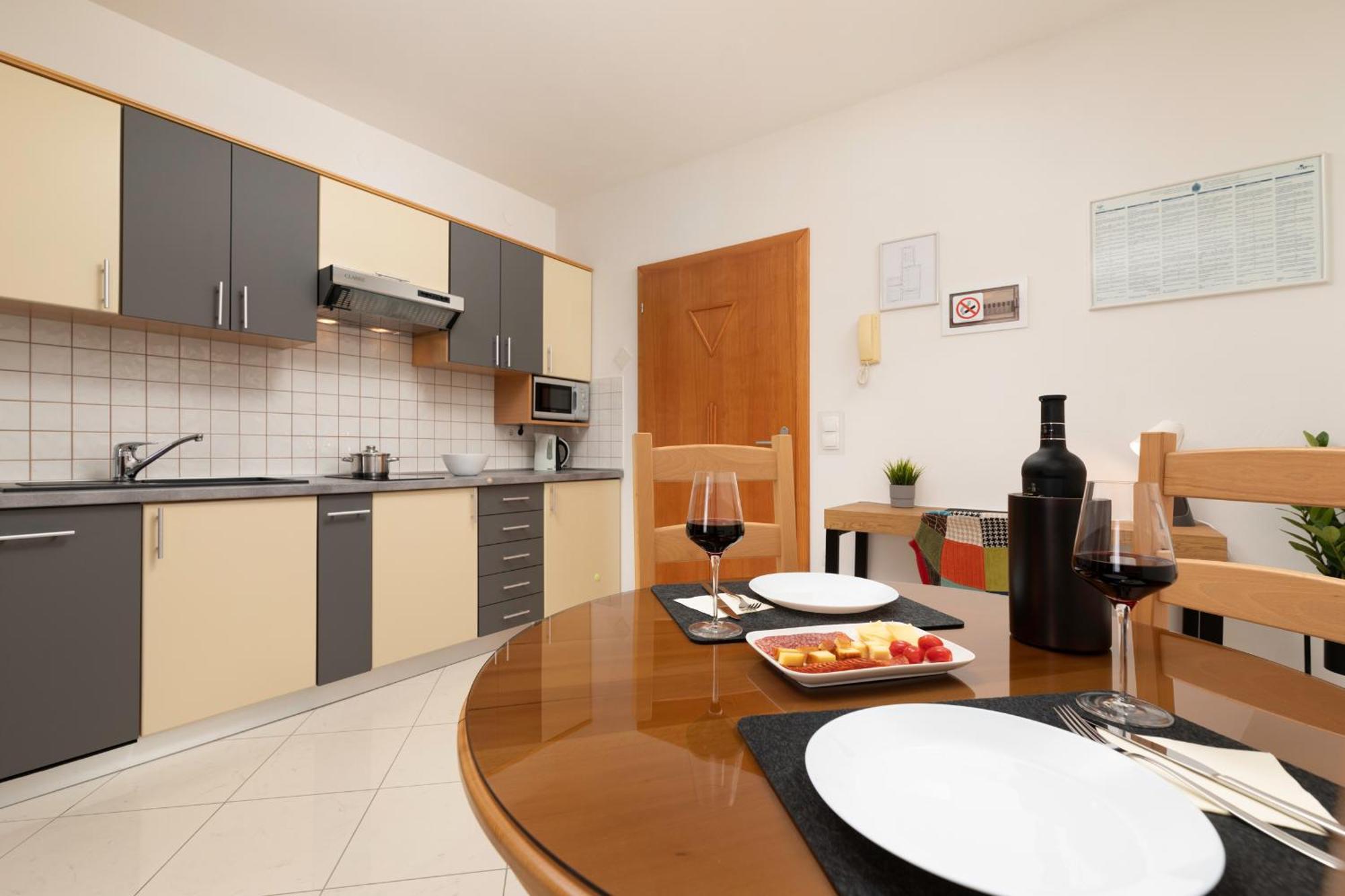 Apartments Kvarner Malinska Bagian luar foto