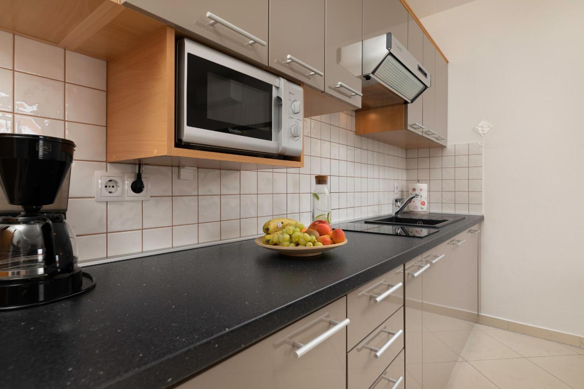 Apartments Kvarner Malinska Bagian luar foto