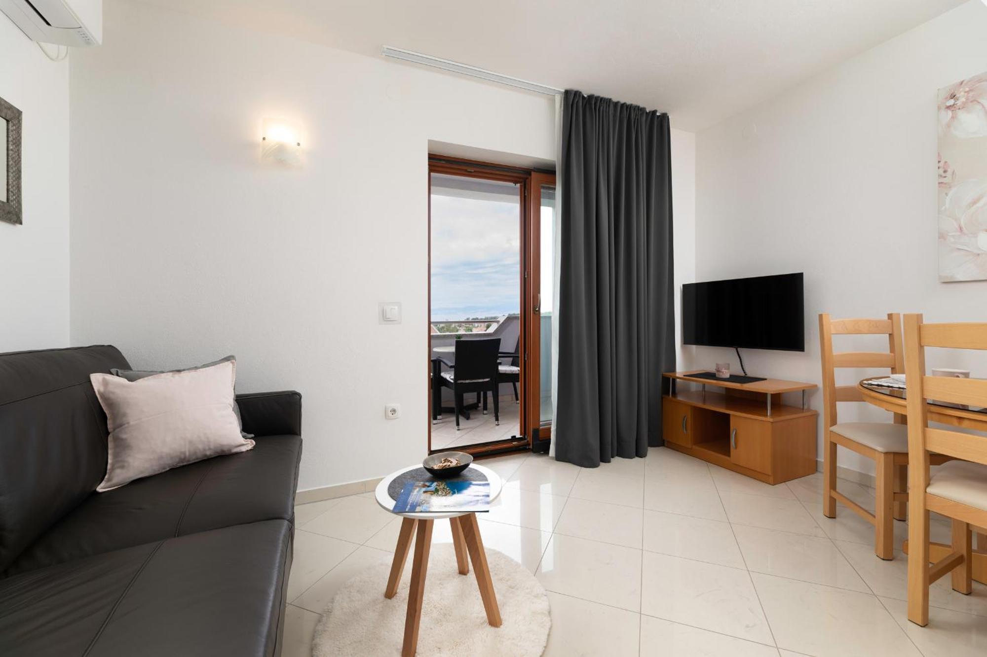 Apartments Kvarner Malinska Bagian luar foto