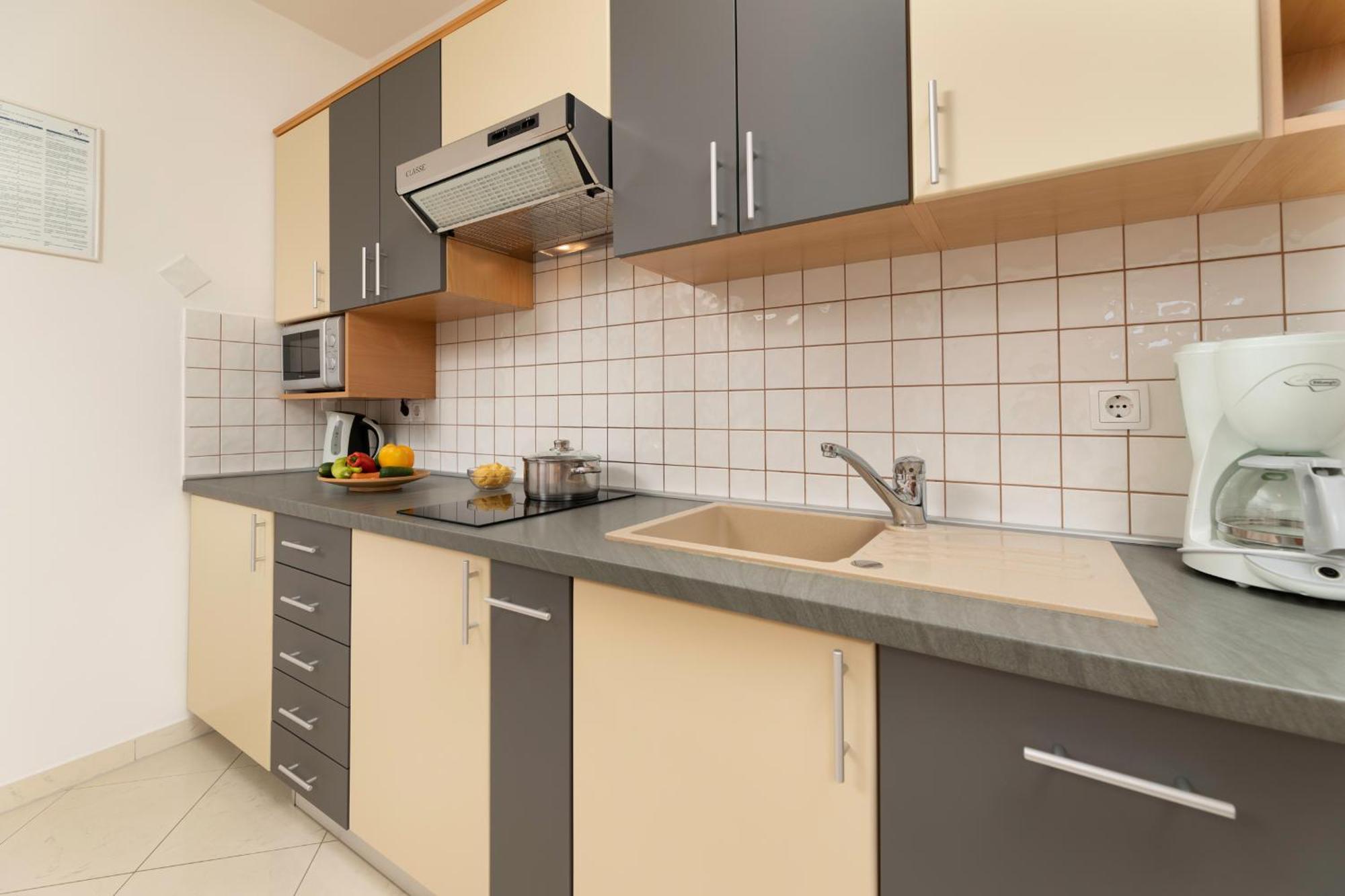Apartments Kvarner Malinska Bagian luar foto